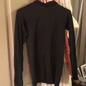 Lulu pullover (rest less pullover in black)